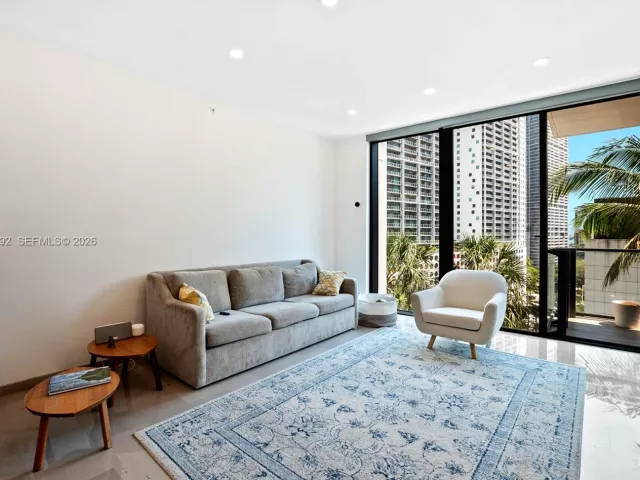 3-bedroom condo for sale in Miami - 68 SE 6th Street 805 - MondialRealty