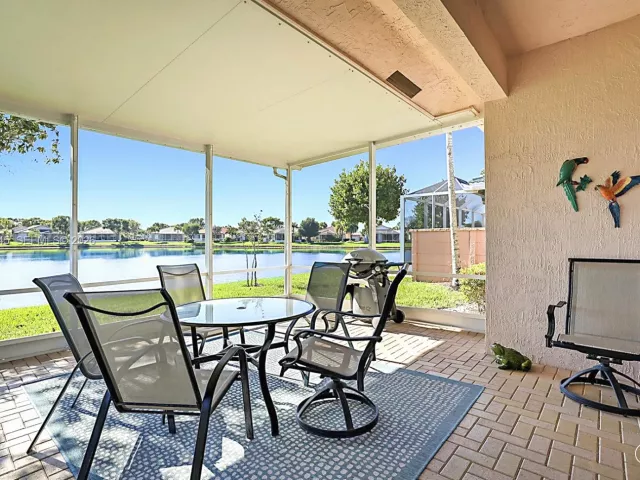 3-bedroom home for sale in West Palm Beach - 2687 Clipper Cir - MondialRealty