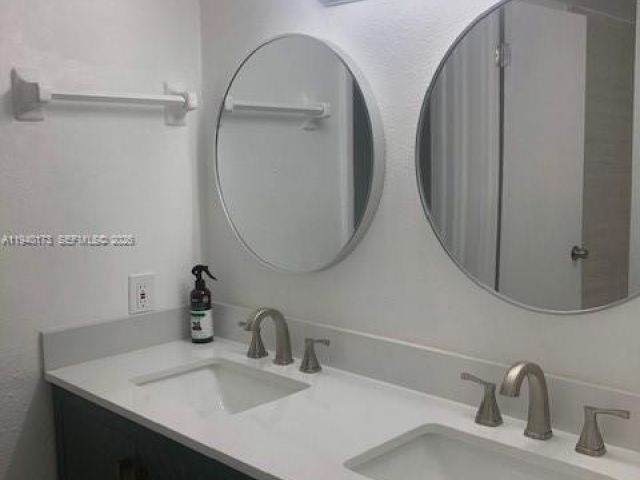 4-bedroom home for rent in Miami - 20008 SW 123rd Dr 20008 - MondialRealty