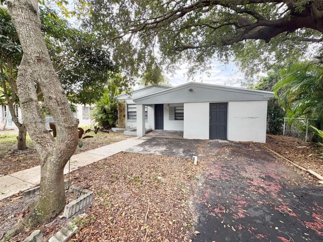 3-bedroom home for rent in North Miami Beach - 1332 NE 177th St 0 - MondialRealty