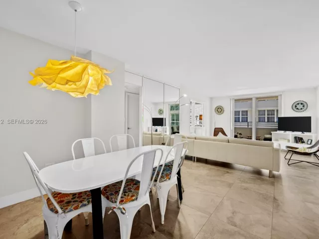 2-bedroom condo for rent in Miami Beach - 5555 Collins Ave 4B - MondialRealty