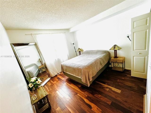 2-bedroom condo for rent in Sunny Isles Beach - 17150 N Bay Rd 2412 - MondialRealty