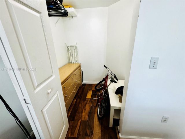 2-bedroom condo for rent in Sunny Isles Beach - 17150 N Bay Rd 2412 - MondialRealty