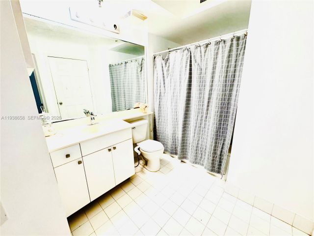 2-bedroom condo for rent in Sunny Isles Beach - 17150 N Bay Rd 2412 - MondialRealty