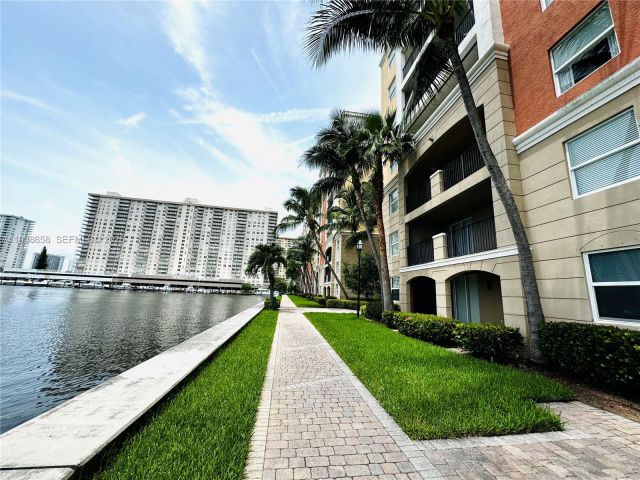 2-bedroom condo for rent in Sunny Isles Beach - 17150 N Bay Rd 2412 - MondialRealty
