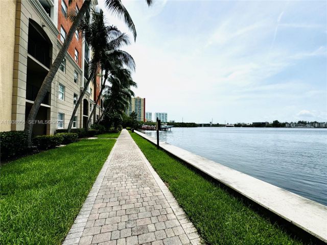 2-bedroom condo for rent in Sunny Isles Beach - 17150 N Bay Rd 2412 - MondialRealty