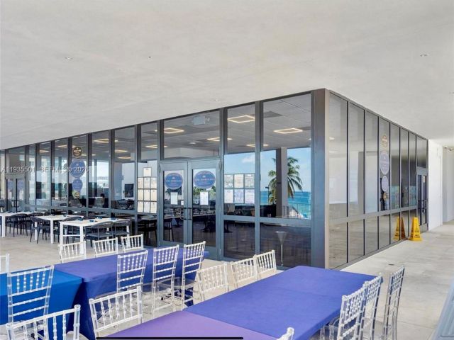 1-bedroom condo for rent in Hollywood - 2101 S Ocean Dr 1006 - MondialRealty