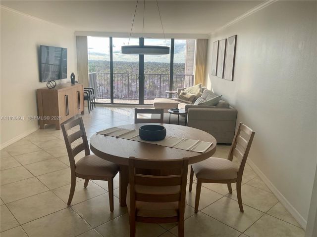 1-bedroom condo for rent in Hollywood - 2101 S Ocean Dr 1006 - MondialRealty
