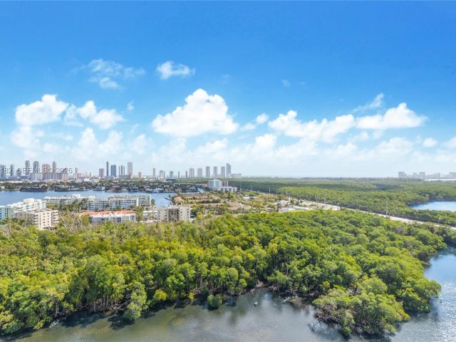 Apartment for sale  Unit #2017 - photo 7001872