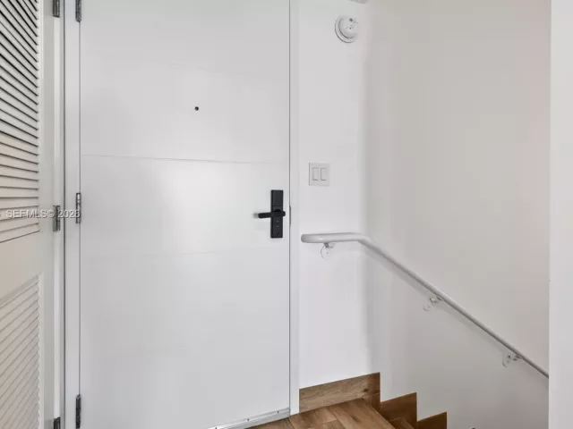 2-bedroom condo for rent in Sunny Isles Beach - 400 Sunny Isles Blvd 1207 - MondialRealty