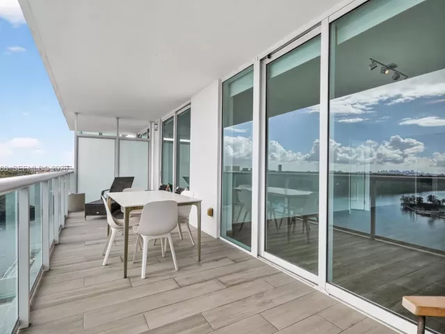 2-bedroom condo for rent in Sunny Isles Beach - 400 Sunny Isles Blvd 1207 - MondialRealty