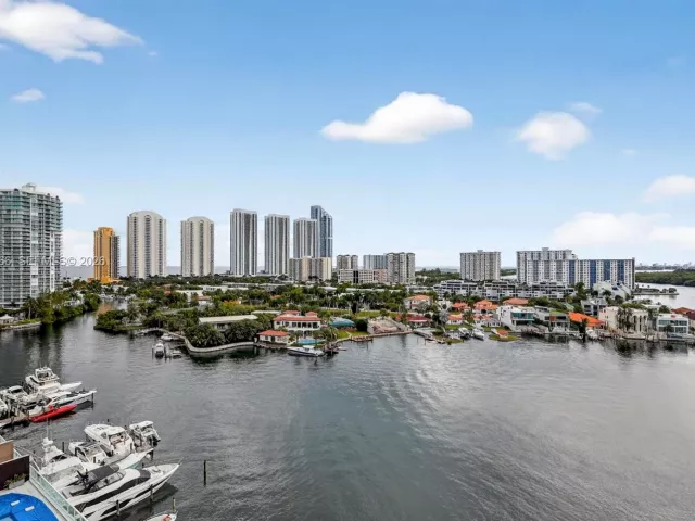 2-bedroom condo for rent in Sunny Isles Beach - 400 Sunny Isles Blvd 1207 - MondialRealty