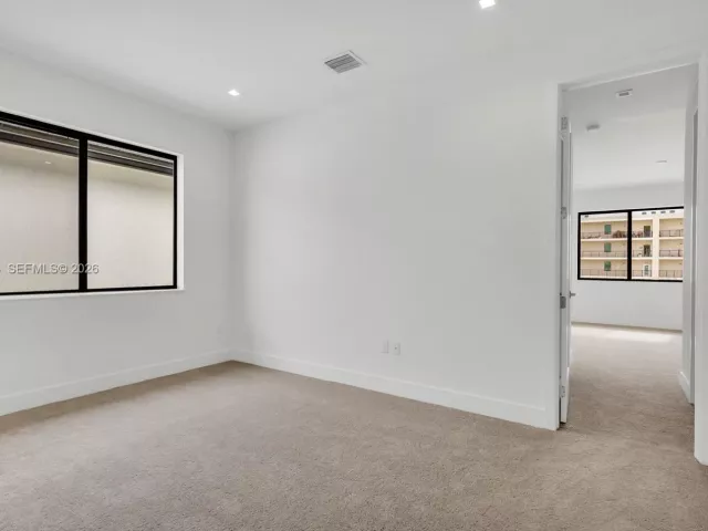 3-bedroom home for rent in Doral - 8037 NW 42nd St - MondialRealty