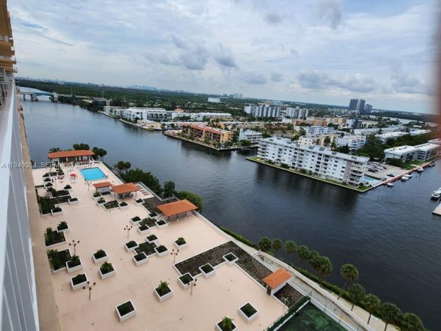 2-bedroom condo for rent in Sunny Isles Beach - 290 174th St 1908 - MondialRealty