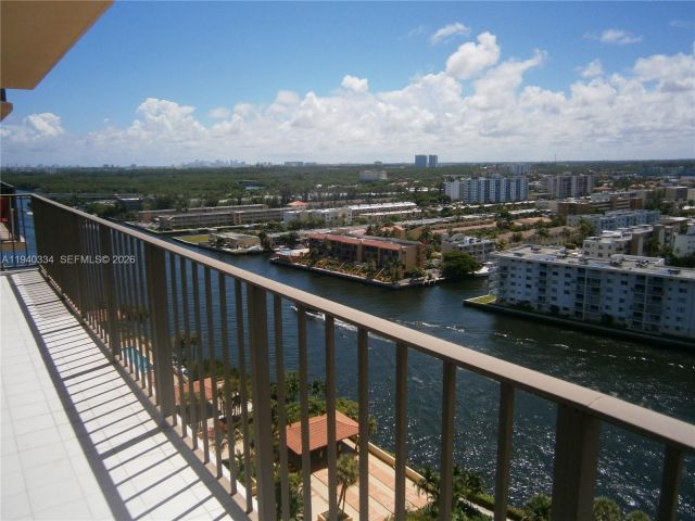 2-bedroom condo for rent in Sunny Isles Beach - 290 174th St 1908 - MondialRealty
