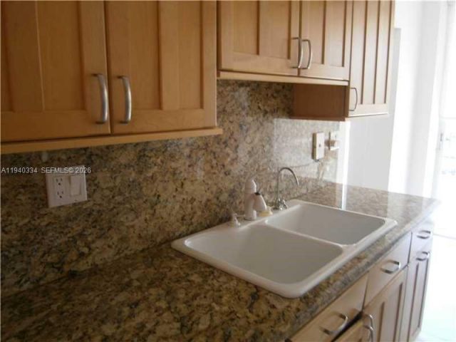 2-bedroom condo for rent in Sunny Isles Beach - 290 174th St 1908 - MondialRealty