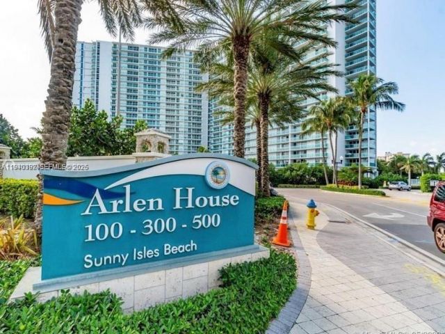 1-bedroom condo for rent in Sunny Isles Beach - 100 Bayview Dr 1012 - MondialRealty