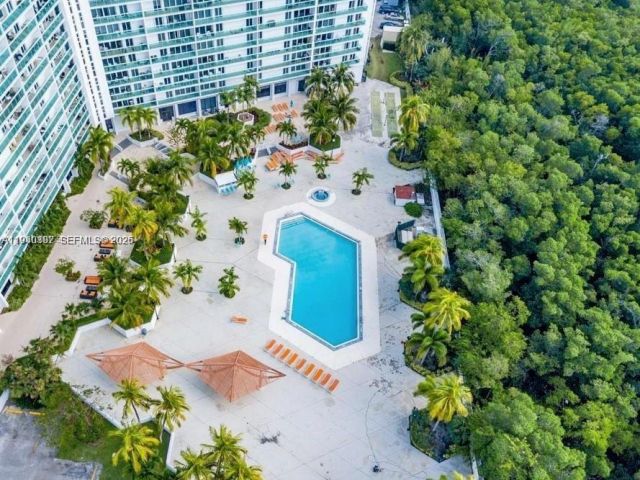 1-bedroom condo for rent in Sunny Isles Beach - 100 Bayview Dr 1012 - MondialRealty