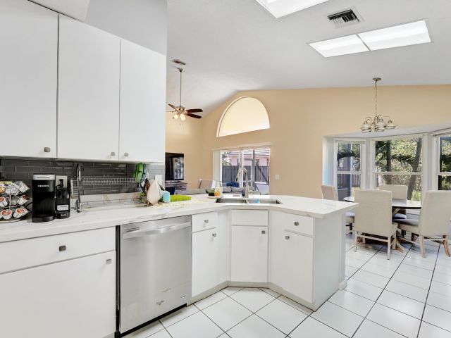 3-bedroom home for sale in West Palm Beach - 2008 Normandy Circle - MondialRealty