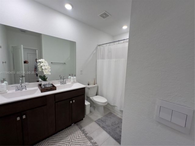 4-bedroom home for rent in Homestead - 1842 SE 7th Ter 1842 - MondialRealty