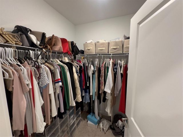 4-bedroom home for rent in Homestead - 1842 SE 7th Ter 1842 - MondialRealty