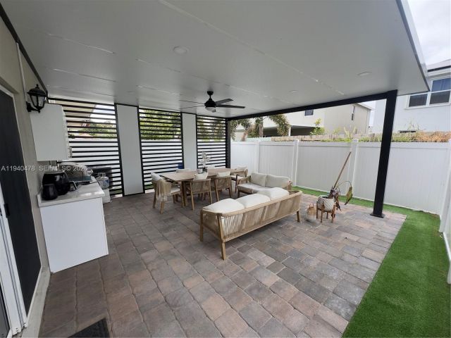 4-bedroom home for rent in Homestead - 1842 SE 7th Ter 1842 - MondialRealty