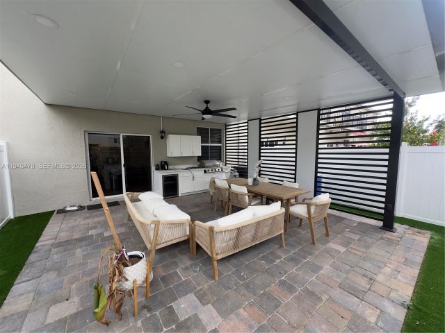 4-bedroom home for rent in Homestead - 1842 SE 7th Ter 1842 - MondialRealty