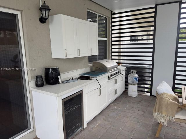 4-bedroom home for rent in Homestead - 1842 SE 7th Ter 1842 - MondialRealty