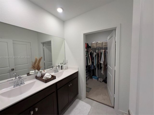 4-bedroom home for rent in Homestead - 1842 SE 7th Ter 1842 - MondialRealty