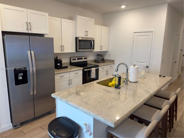 4-bedroom home for rent in Homestead - 1842 SE 7th Ter 1842 - MondialRealty