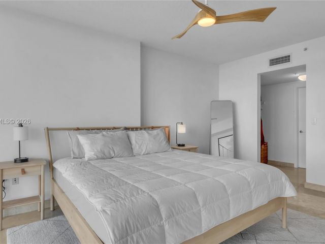 Apartment for rent  Unit #4504 - photo 7013312