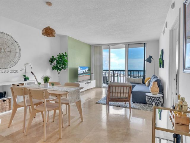 Apartment for rent  Unit #4504 - photo 7013322