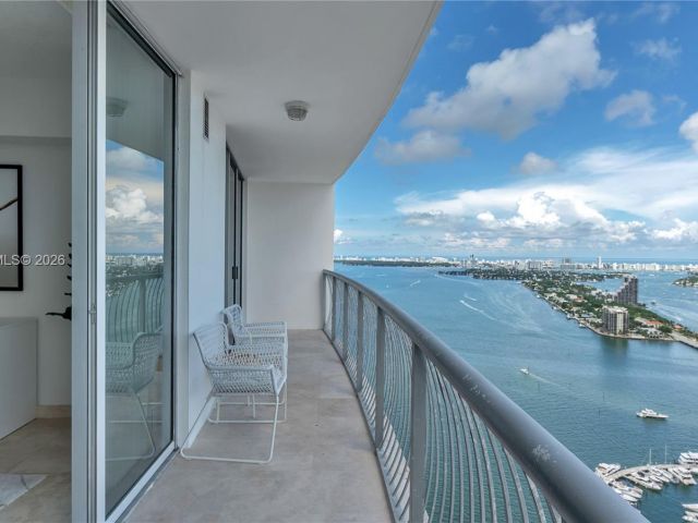 Apartment for rent  Unit #4504 - photo 7013323