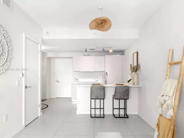 1-bedroom condo for rent in Miami - 501 NE 31st St 1503 - MondialRealty