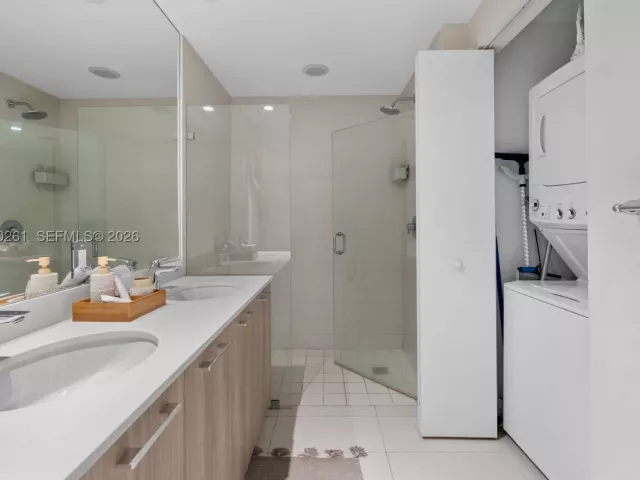 1-bedroom condo for rent in Miami - 501 NE 31st St 1503 - MondialRealty