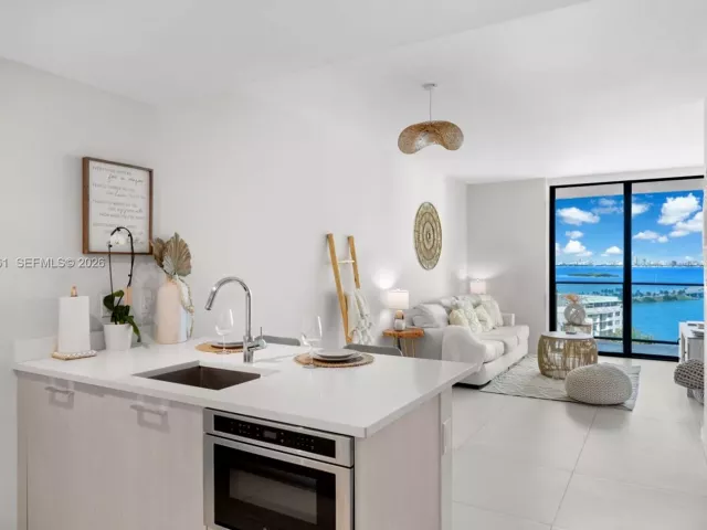 1-bedroom condo for rent in Miami - 501 NE 31st St 1503 - MondialRealty