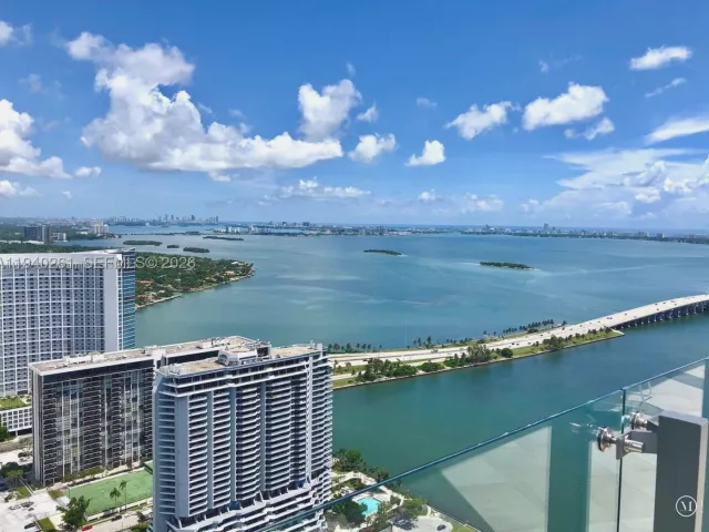 1-bedroom condo for rent in Miami - 501 NE 31st St 1503 - MondialRealty