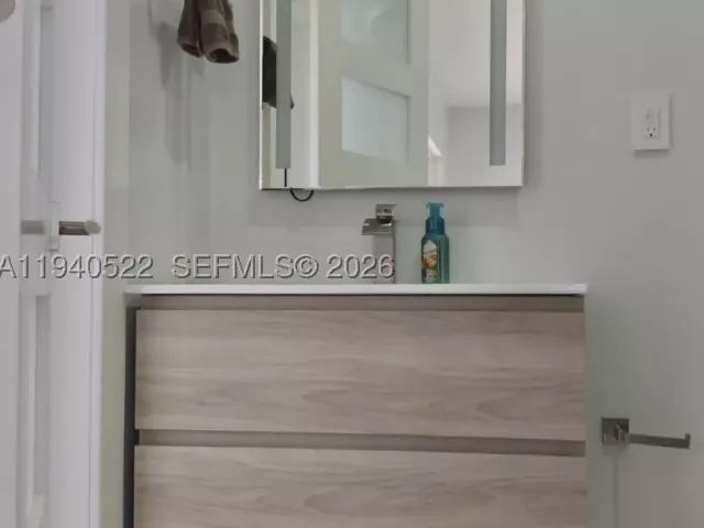 4-bedroom home for rent in North Miami - 13240 Ortega Ln - MondialRealty
