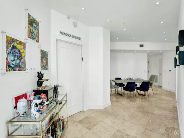 3-bedroom condo for sale in Hallandale Beach - 1755 E Hallandale Beach Blvd PH04E - MondialRealty