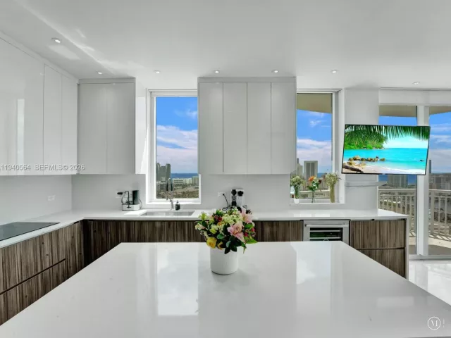 3-bedroom condo for sale in Hallandale Beach - 1755 E Hallandale Beach Blvd PH04E - MondialRealty