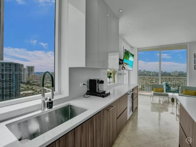 3-bedroom condo for sale in Hallandale Beach - 1755 E Hallandale Beach Blvd PH04E - MondialRealty