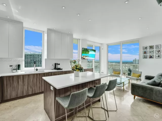 3-bedroom condo for sale in Hallandale Beach - 1755 E Hallandale Beach Blvd PH04E - MondialRealty