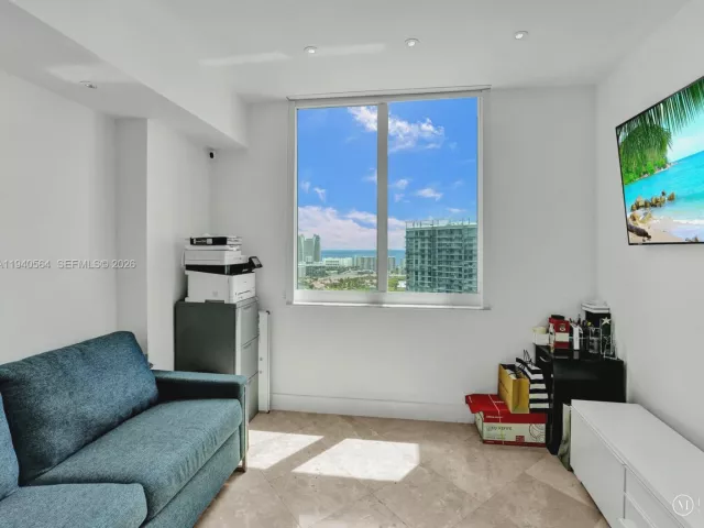 3-bedroom condo for sale in Hallandale Beach - 1755 E Hallandale Beach Blvd PH04E - MondialRealty