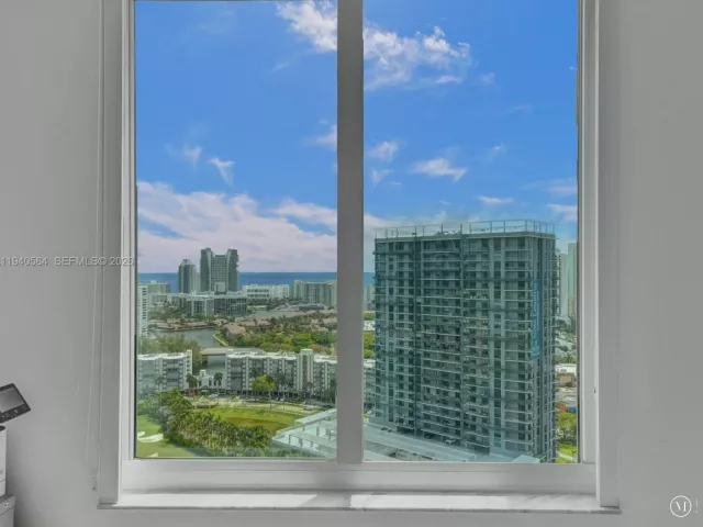 3-bedroom condo for sale in Hallandale Beach - 1755 E Hallandale Beach Blvd PH04E - MondialRealty