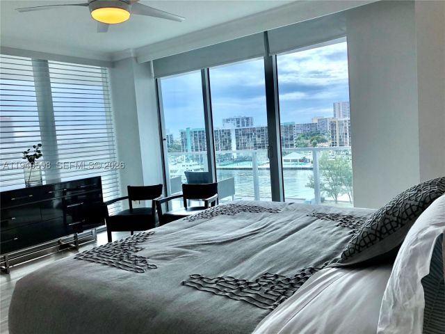 3-bedroom condo for rent in Hollywood - 3101 S Ocean Dr 801 - MondialRealty