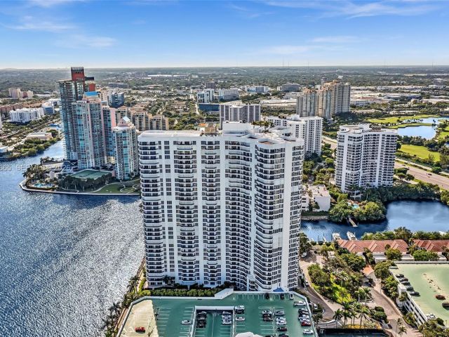 2-bedroom condo for sale in Aventura - 3530 Mystic Pointe Dr 411 - MondialRealty