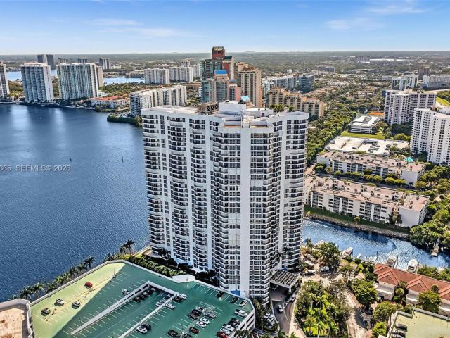 2-bedroom condo for sale in Aventura - 3530 Mystic Pointe Dr 411 - MondialRealty