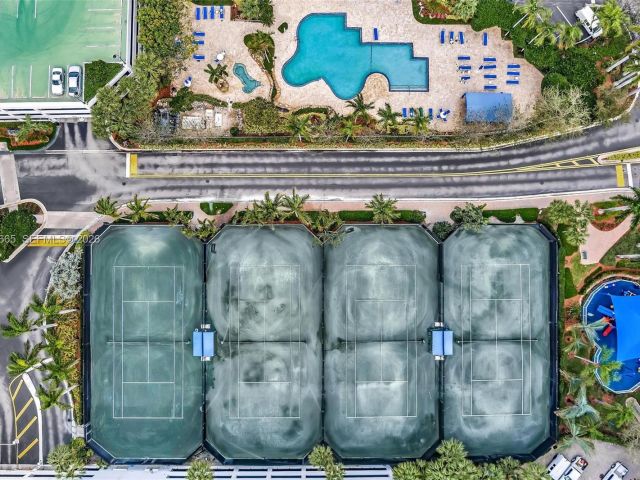 2-bedroom condo for sale in Aventura - 3530 Mystic Pointe Dr 411 - MondialRealty