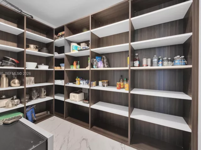 4-bedroom condo for rent in Coral Gables - 301 Altara Ave LPH914 - MondialRealty