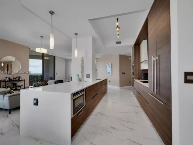 4-bedroom condo for rent in Coral Gables - 301 Altara Ave LPH914 - MondialRealty